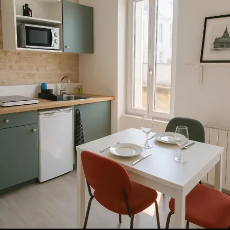 Cosy Hypercentre Apartmán *